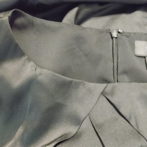 Banana Republic Size 8 Black Sheath Silk Feel Dress with Cap Sleeved - Picture 3 of 3